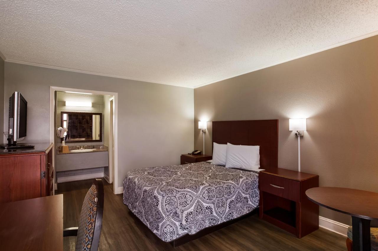 Knights Inn Fayetteville - Fort Bragg Εξωτερικό φωτογραφία