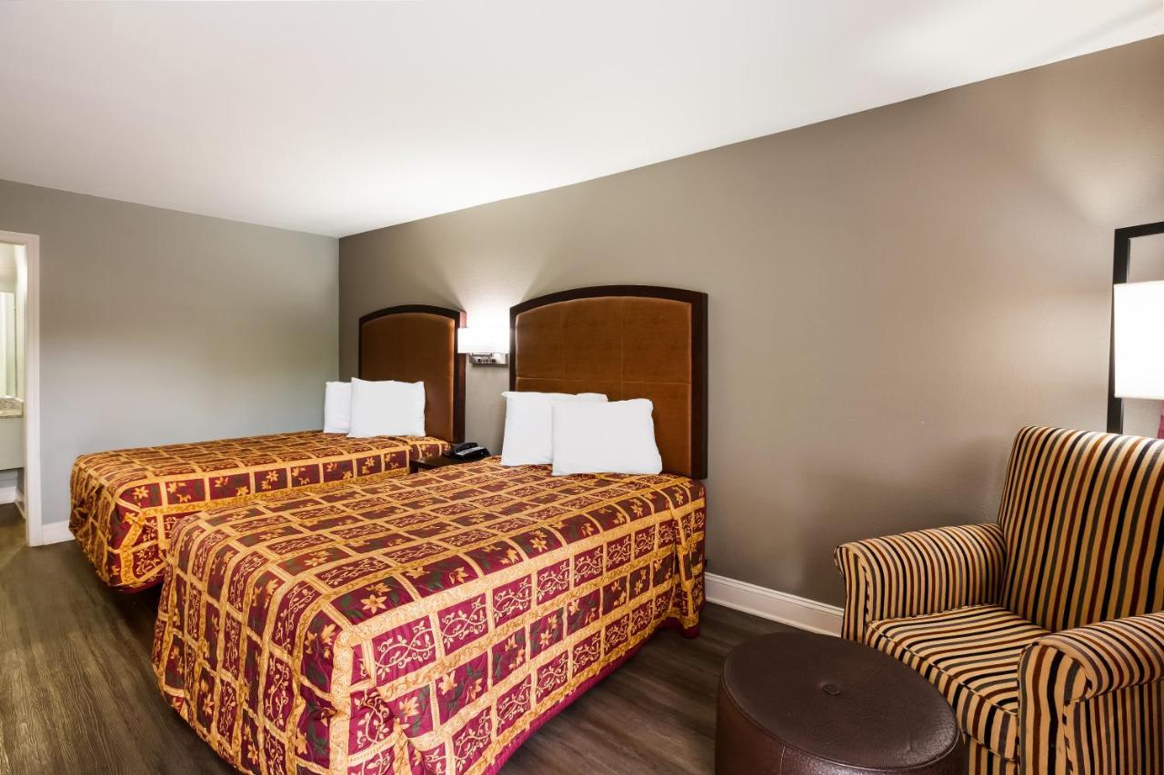Knights Inn Fayetteville - Fort Bragg Εξωτερικό φωτογραφία